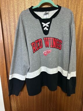 NHL Black, Gray & White Lace-Up Hockey Pullover